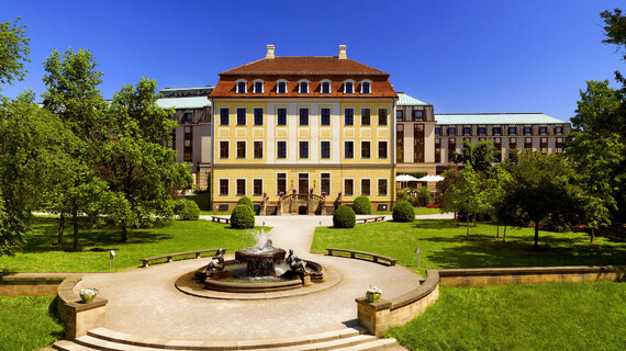 Hotel Bilderberg Bellevue in Dresden with a beautiful front garden 